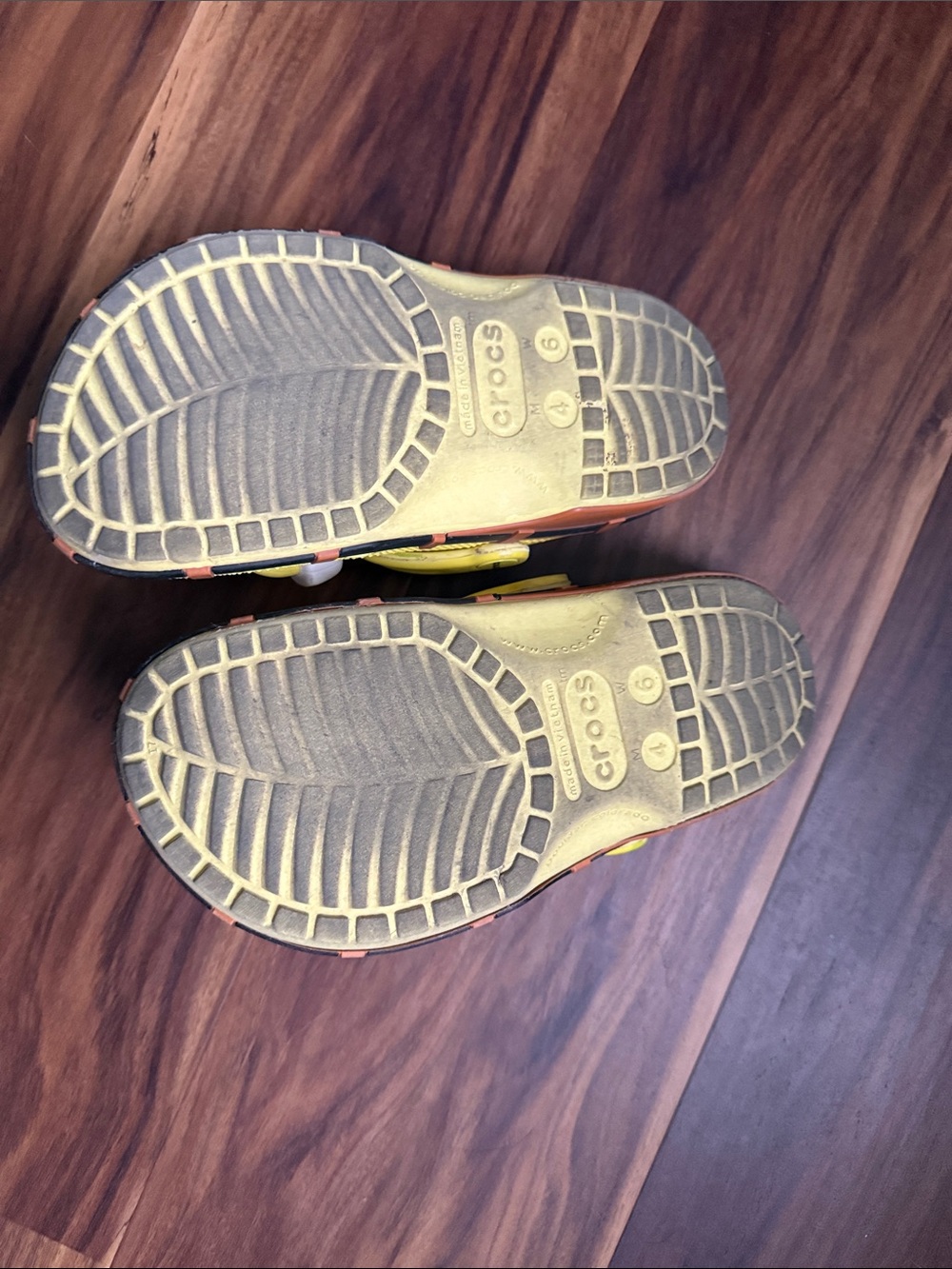 SpongeBob Crocs - Picture 2 of 3